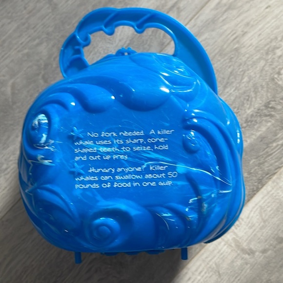 Shamu SeaWorld small lunch box - Picture 2 of 3